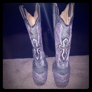 Coral angel wings and cross boots with pink inlay